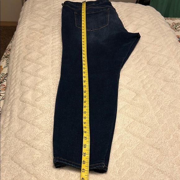 Old Navy Rockstar Super Skinny Jeans - Picture 5 of 7